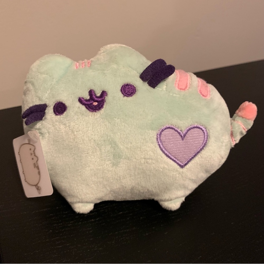 Pusheen the Cat Mint Green Pastel Heart Mini Plush - Picture 2 of 6